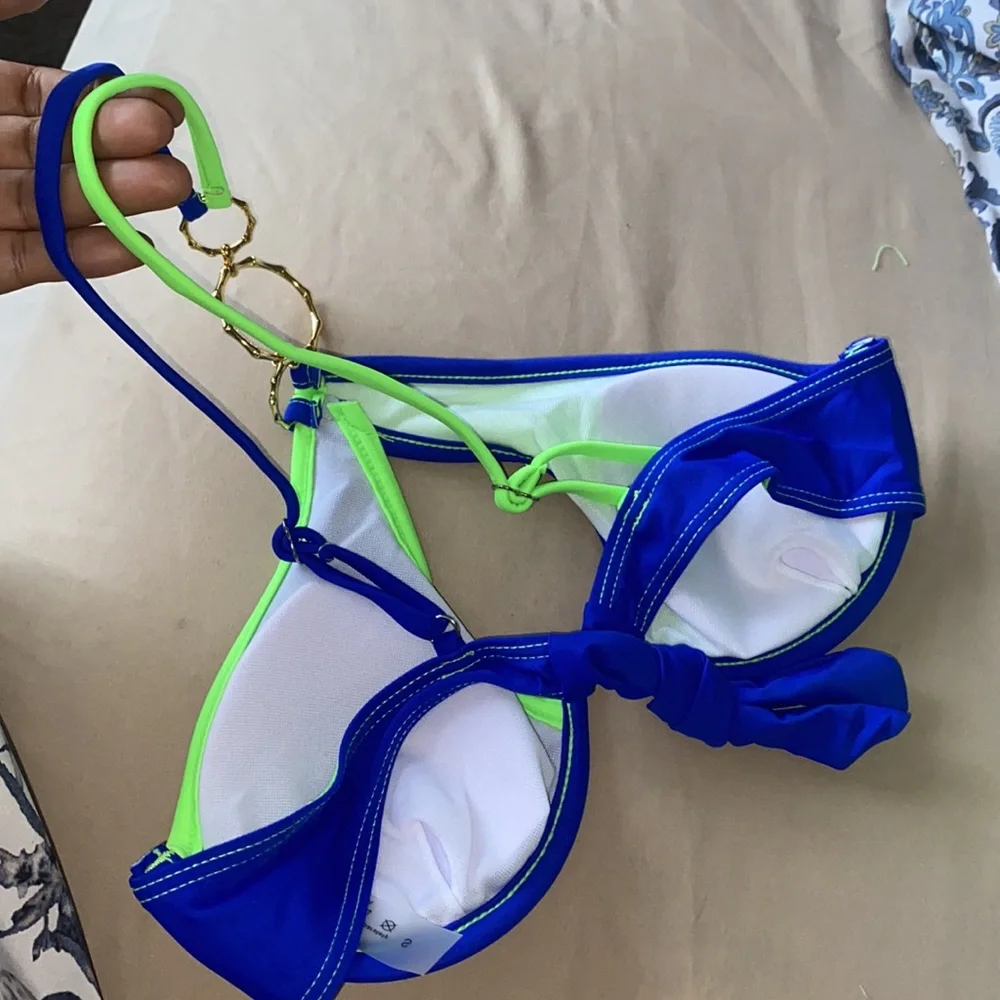 🔥Two Toned Asymmetrical Ring Linked One Shoulder Underwire Bikini Swimsuit🔥 - Picture 10 of 11